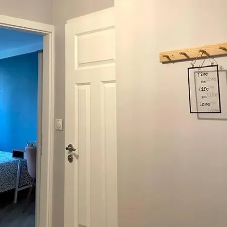 Close To Metro, 8 Minutes To Centrum And Near Airport Apartment Warsaw