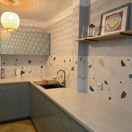 Close To Metro, 8 Minutes To Centrum And Near Airport Varsó