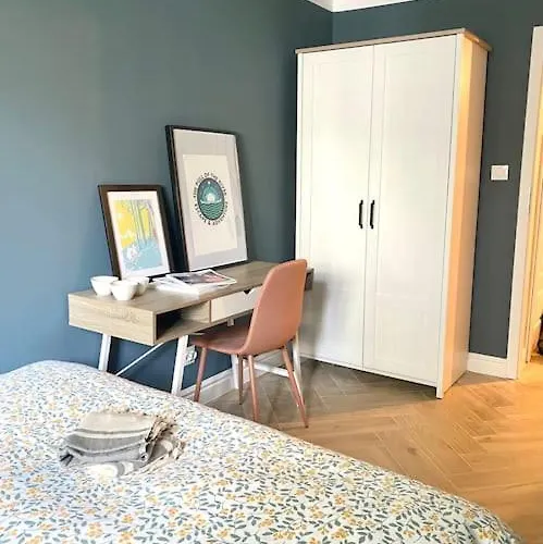 Close To Metro, 8 Minutes To Centrum And Near Airport